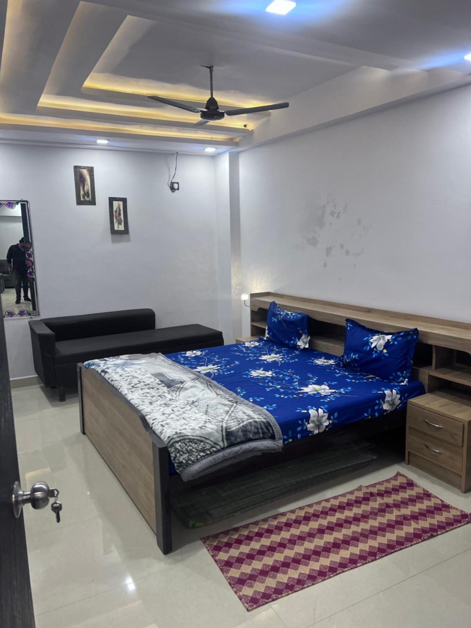 J K Apartment Allāhābād Junction 外观 照片