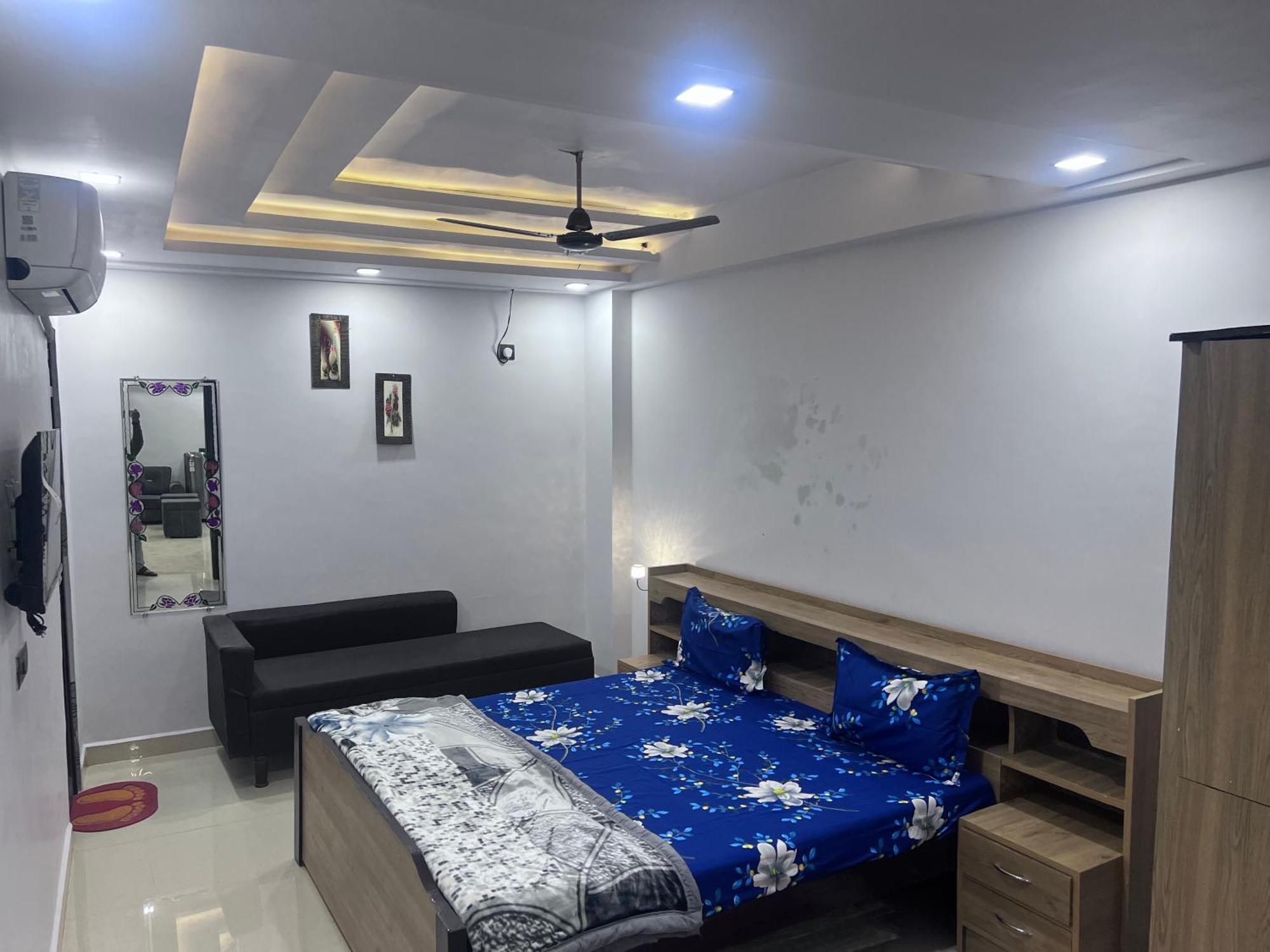 J K Apartment Allāhābād Junction 外观 照片