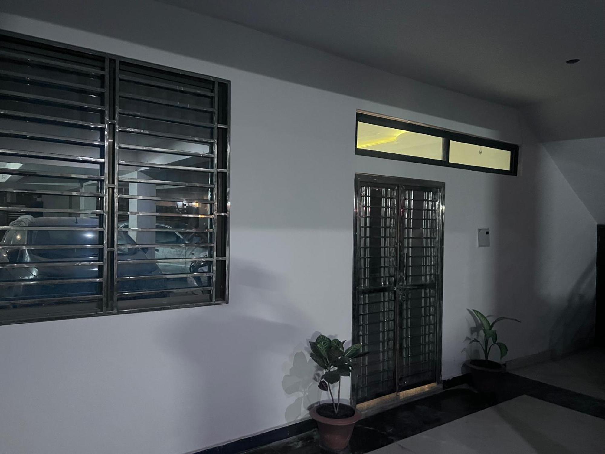 J K Apartment Allāhābād Junction 外观 照片