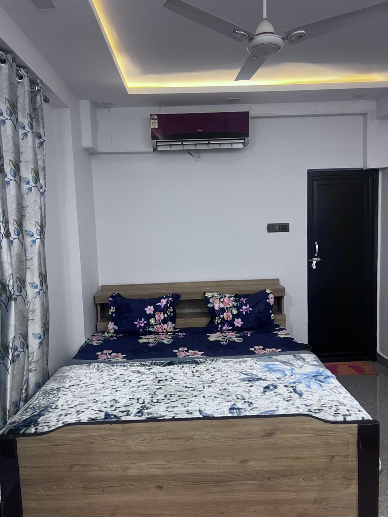 J K Apartment Allāhābād Junction 外观 照片