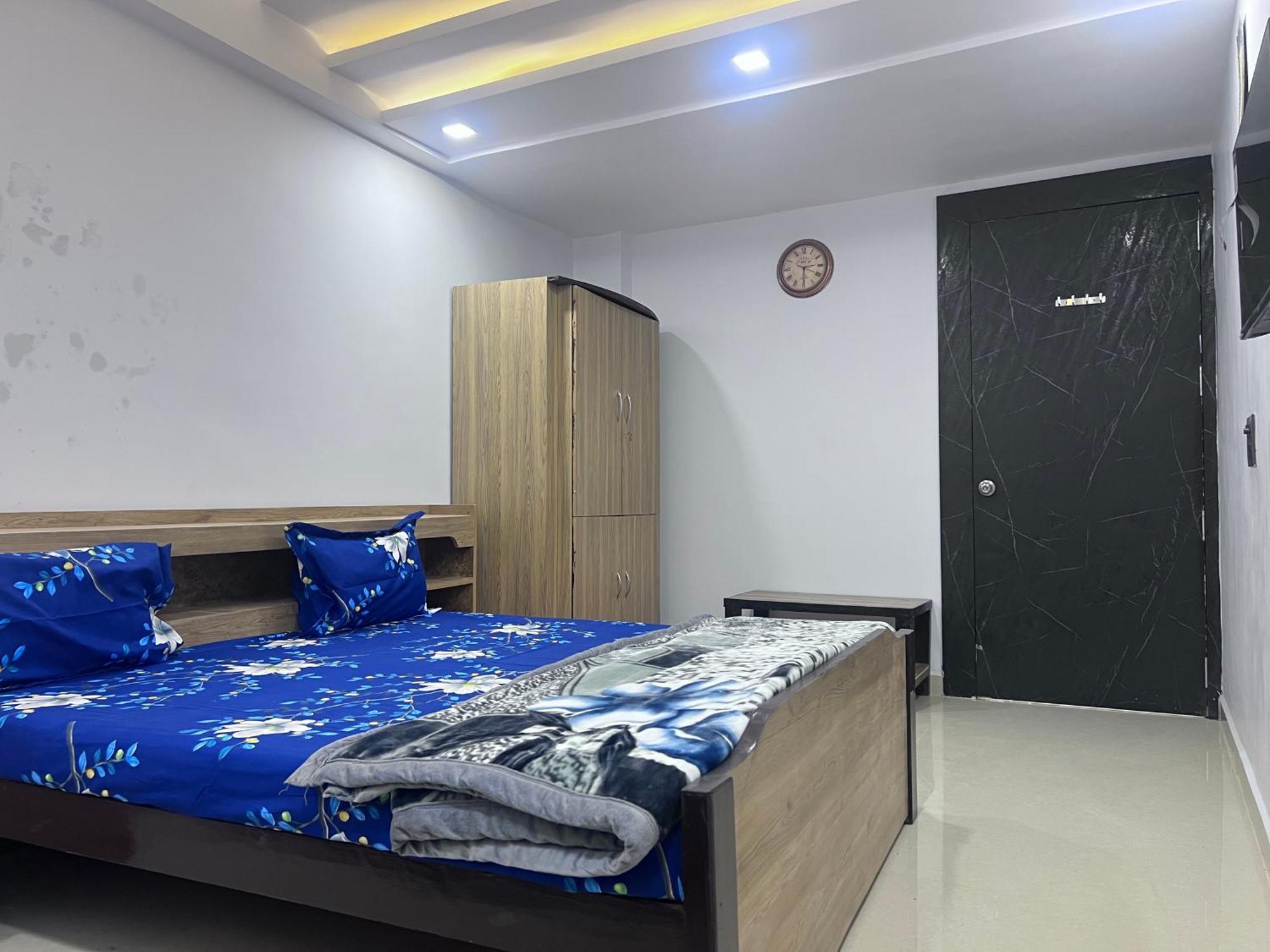 J K Apartment Allāhābād Junction 外观 照片