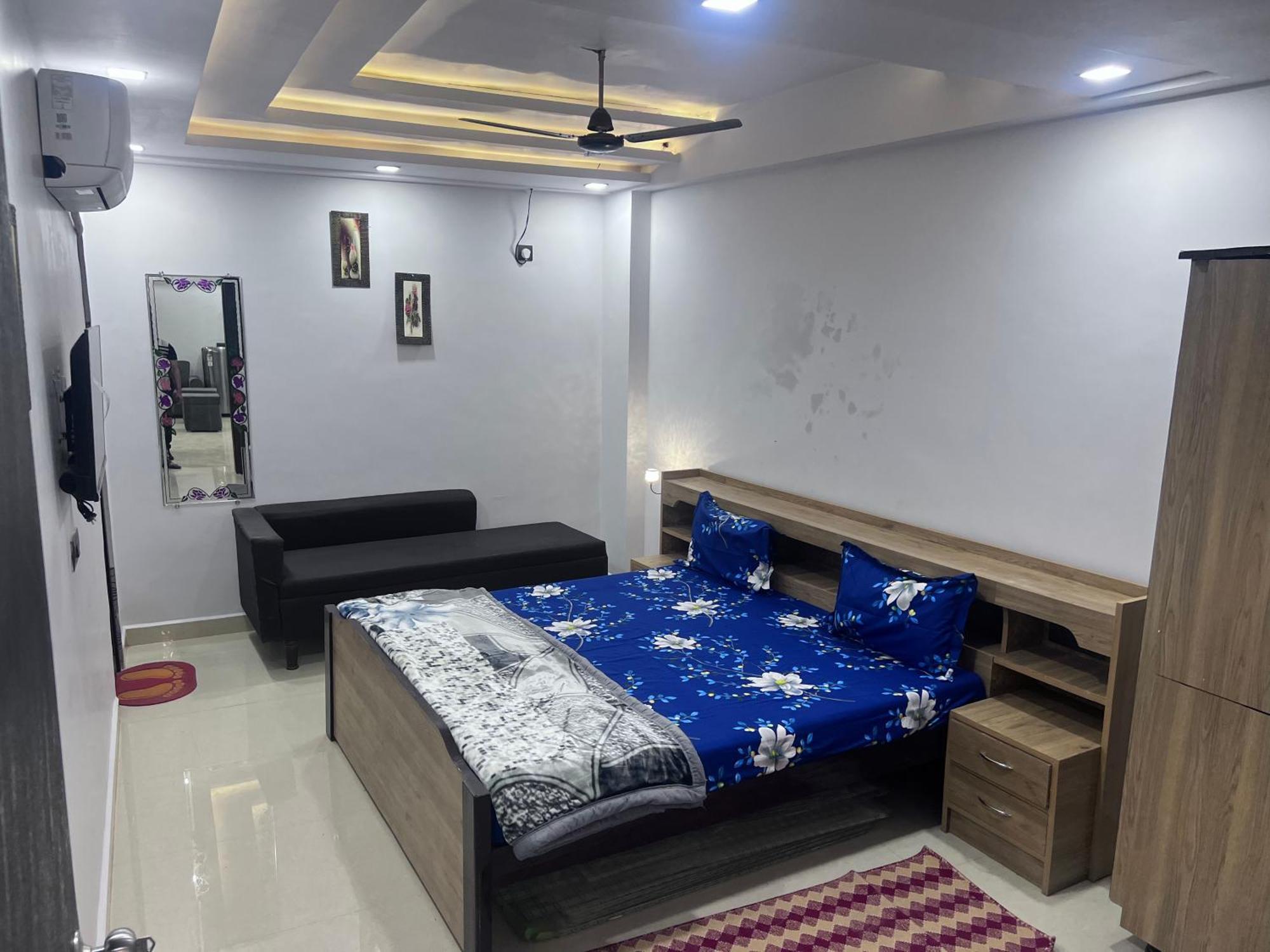 J K Apartment Allāhābād Junction 外观 照片